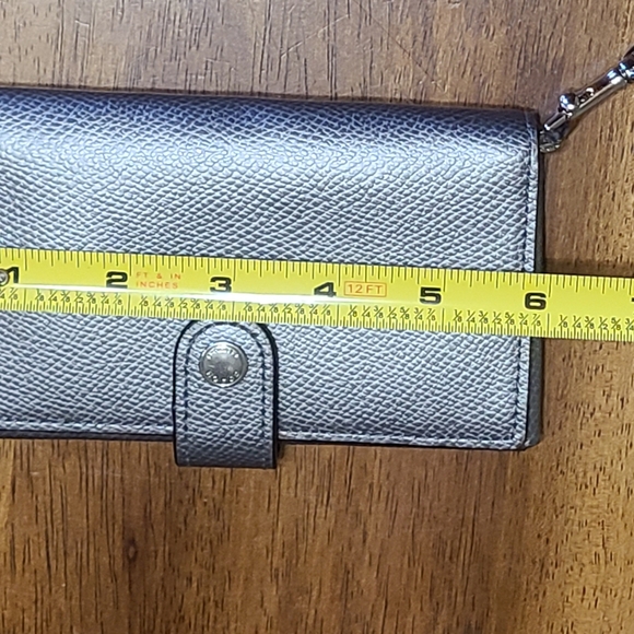 Coach wristlet - Picture 6 of 6